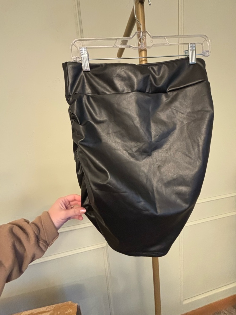 Halara Black Faux Leather Ruched Mini Skirt - Tummy Control NWOT Med - Picture 3 of 4